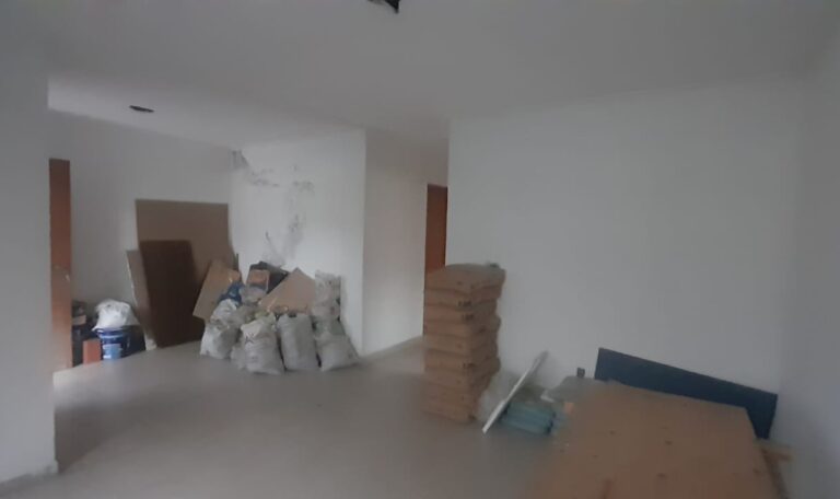 a2165b35-6ff7-4b81-9ab1-60c83b6f815c